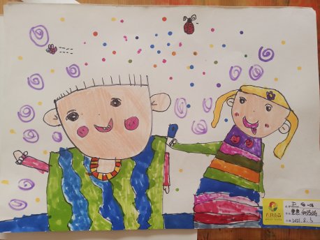 4岁之前要不要给孩子报画画班?